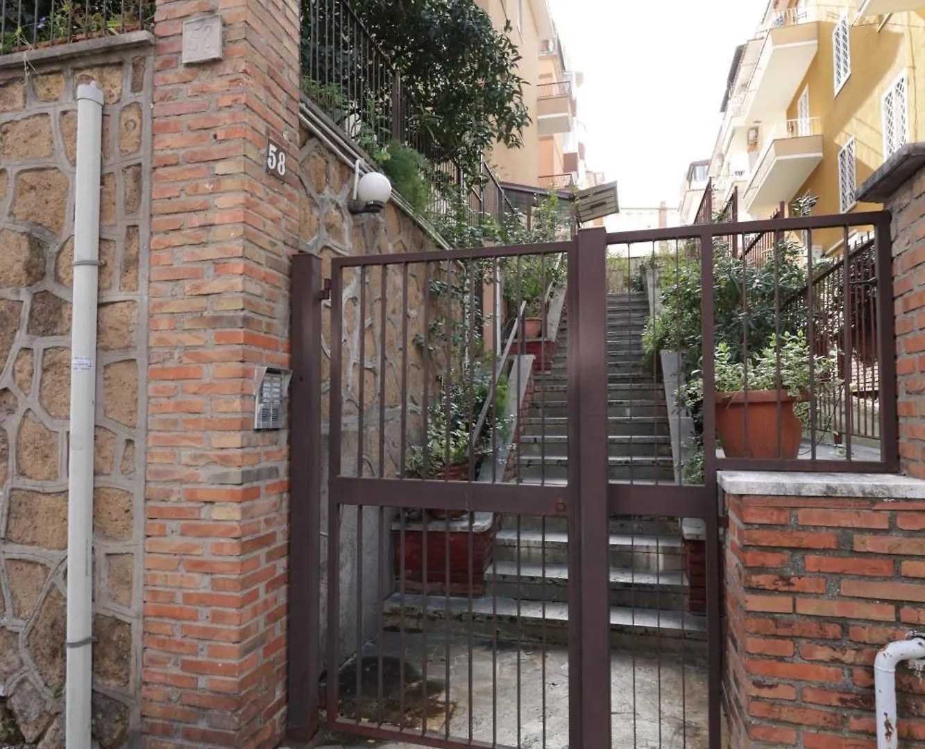St Pietro City Center Near Subway Rome Apartment